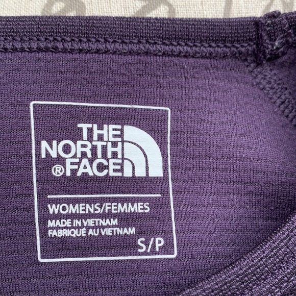 THE North Face Woman’s FlashDry Long-Sleeve Shirt - Eggplant - Picture 13 of 14